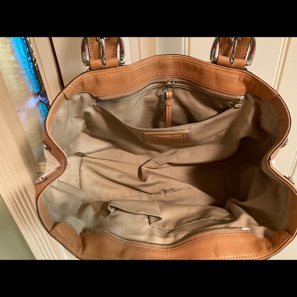 2000s White Leather Coach Purse - Picture 3 of 4